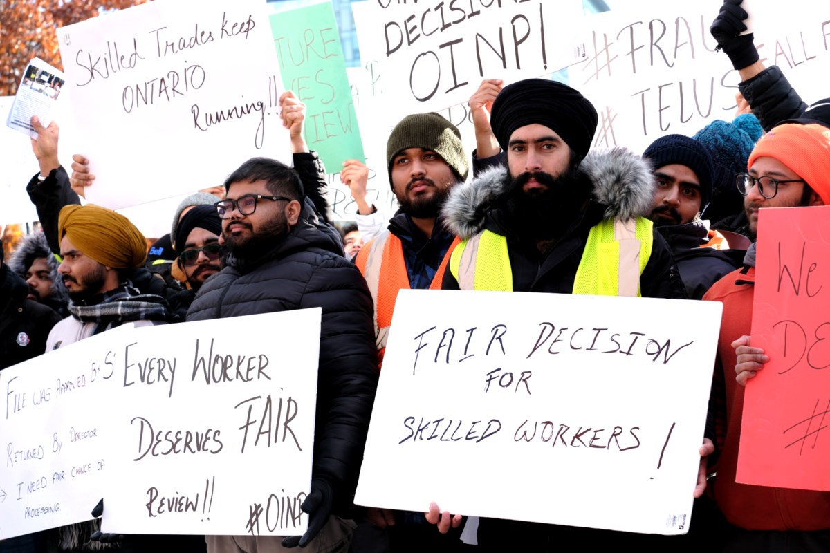 Des consultants et le NPD dénoncent la suspension du volet des métiers spécialisés du programme d'immigration