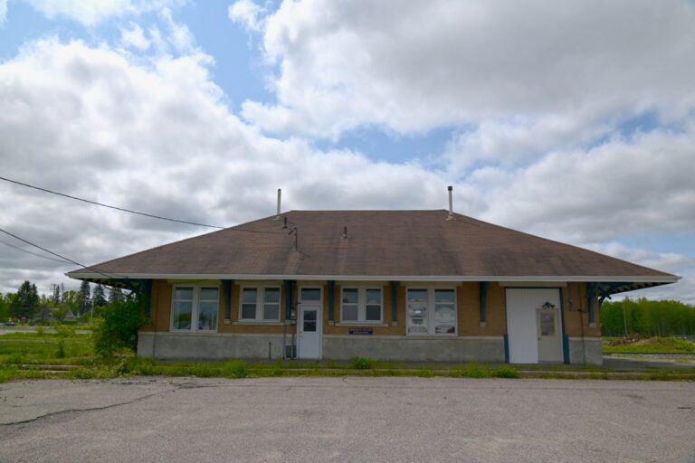 Gare historique de Matheson à vendre