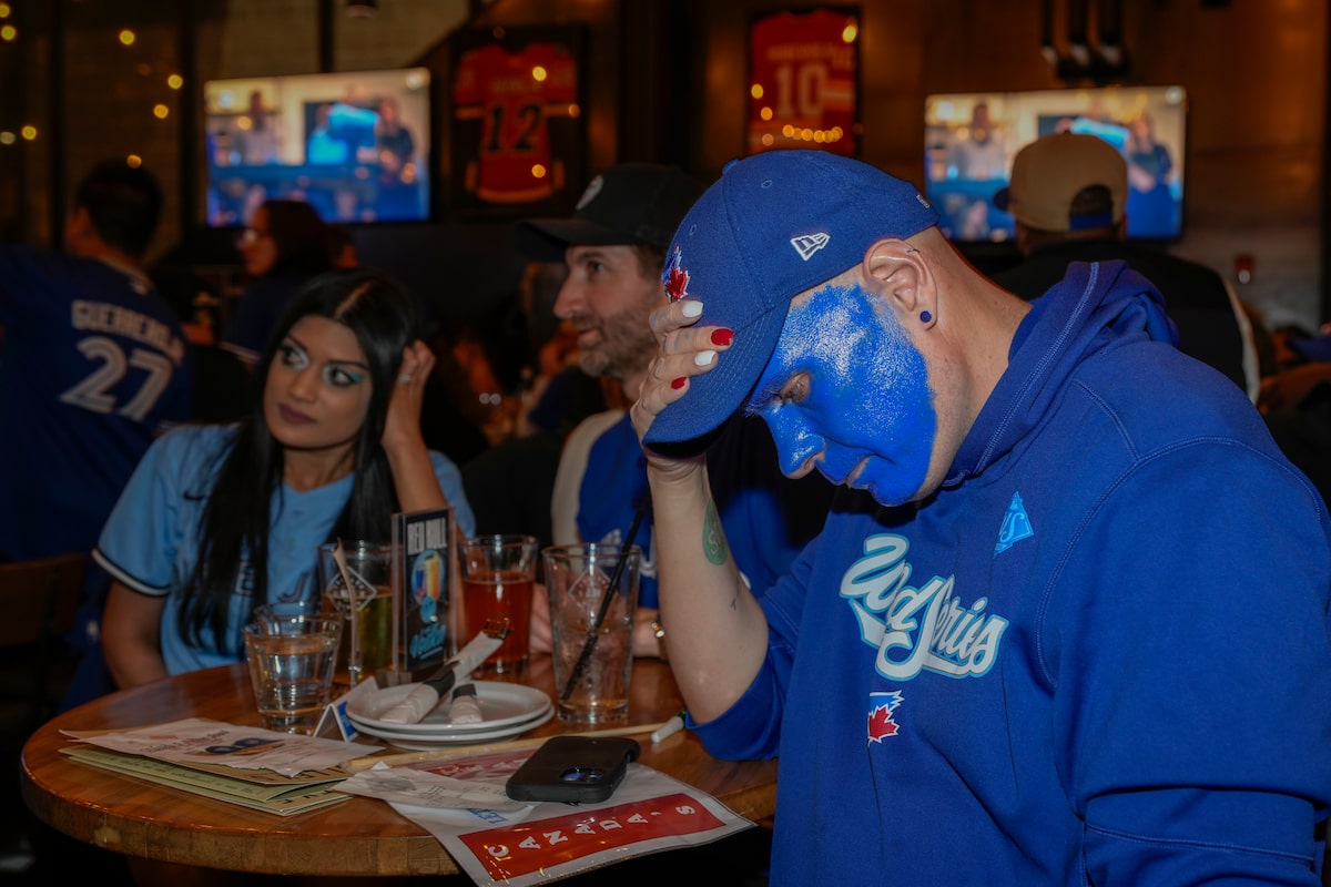 « Je ressens juste de la douleur » : les fans des Blue Jays dévastés par la fin déchirante d'une course magique aux World Series