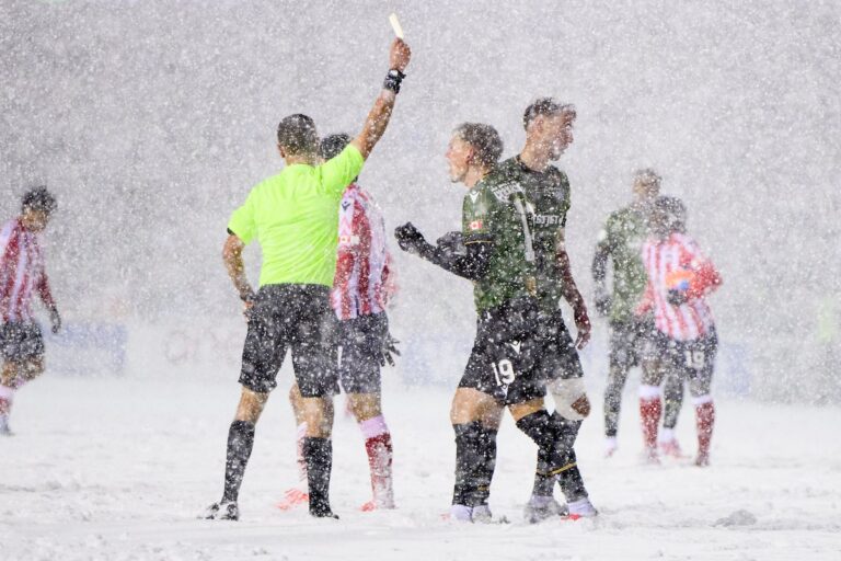 L'Atletico Ottawa remporte le championnat de la CPL contre la cavalerie dans une confrontation enneigée