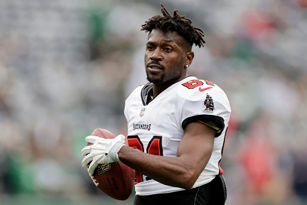 L'ancienne star de la NFL, Antonio Brown, extradé vers les États-Unis pour tentative de meurtre