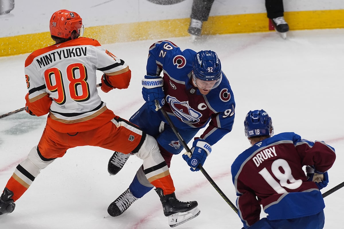 Landeskog marque son premier but en saison régulière en 1 347 jours