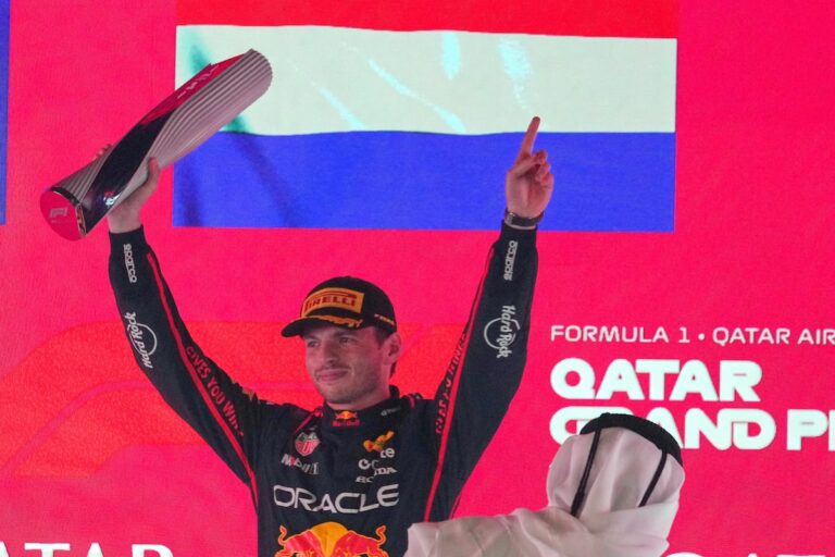 L'appel stratégique bâclé de McLaren aide Verstappen à remporter le GP du Qatar alors que la lutte pour le titre de F1 se dirige vers la dernière course