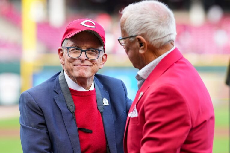 Le gouverneur de l'Ohio, Mike DeWine, a signé une loi légalisant les paris sportifs. Il dit maintenant qu'il y est opposé