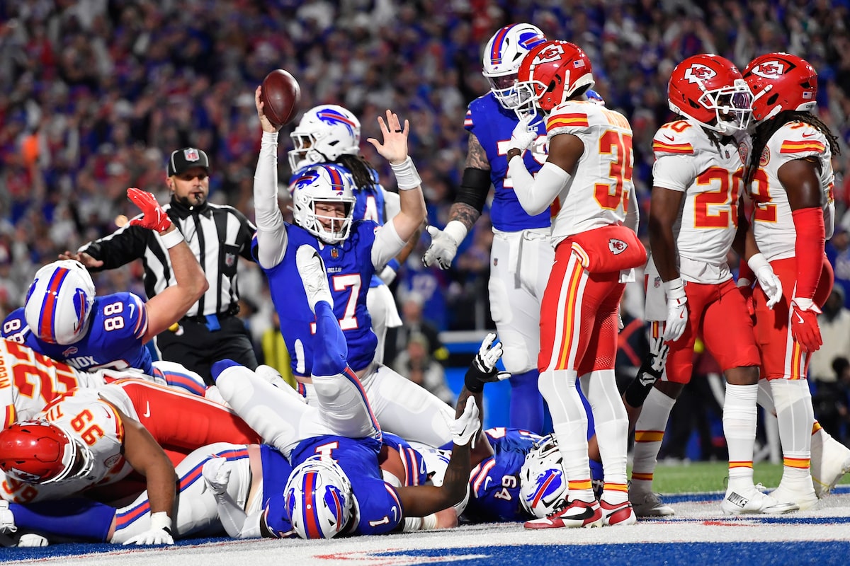 Le trio de touchés d'Allen et la solide défense des Bills alimentent la victoire contre Kansas City
