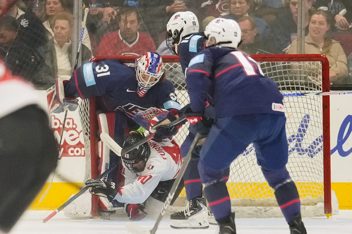 L’équipe américaine bat le Canada 4-1 lors du premier match de la Rivalry Series de hockey féminin