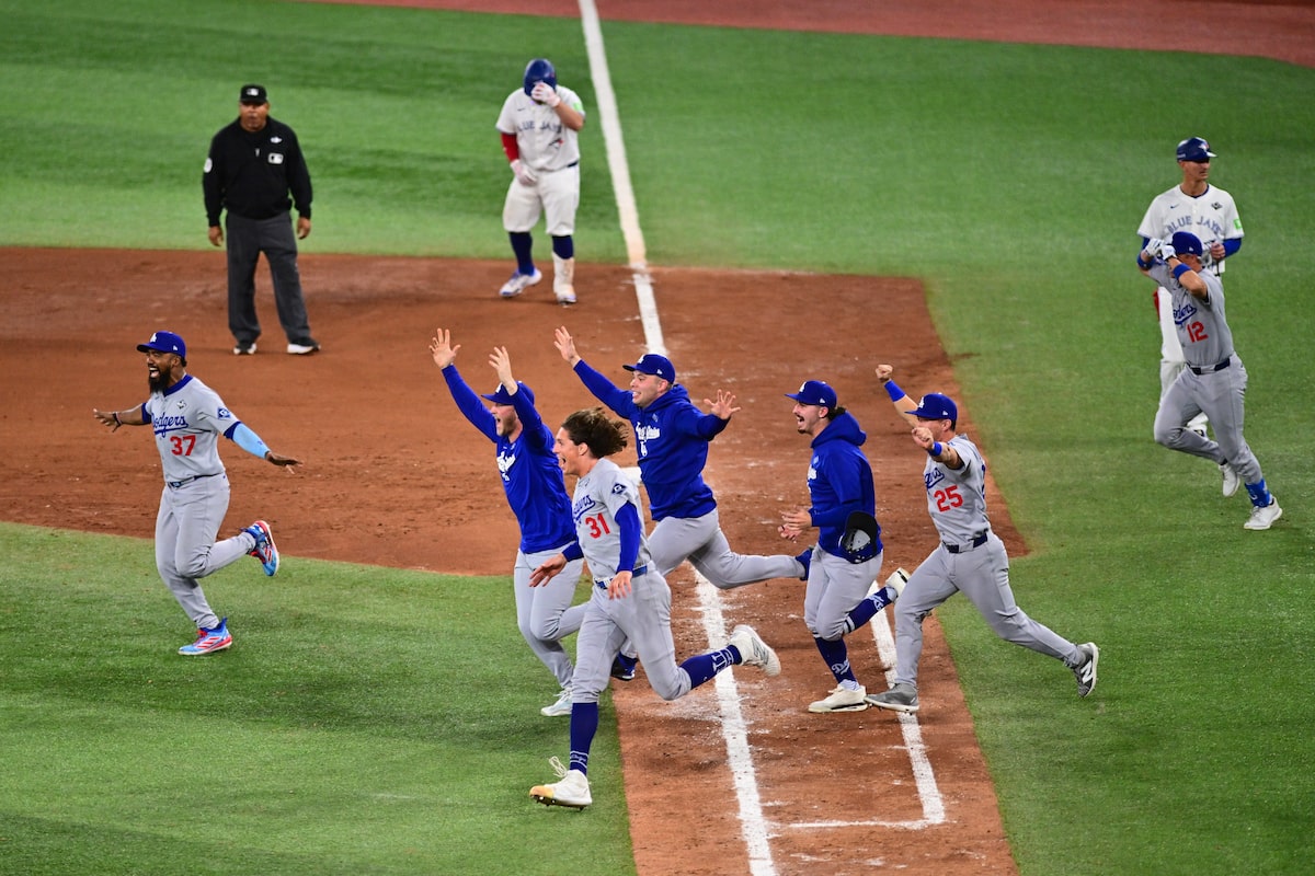 Les Dodgers remportent la Série mondiale après une victoire de 5-4 contre les Blue Jays