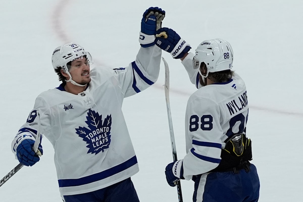 Nylander établit le record de buts de l'équipe en prolongation alors que les Leafs battent les Blue Jackets