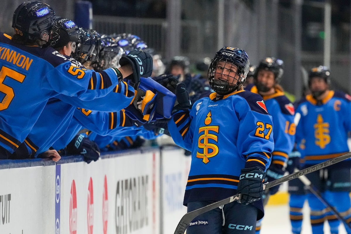 Toronto bat le Minnesota, double champion de la PWHL, 2-1 lors du premier match de la saison