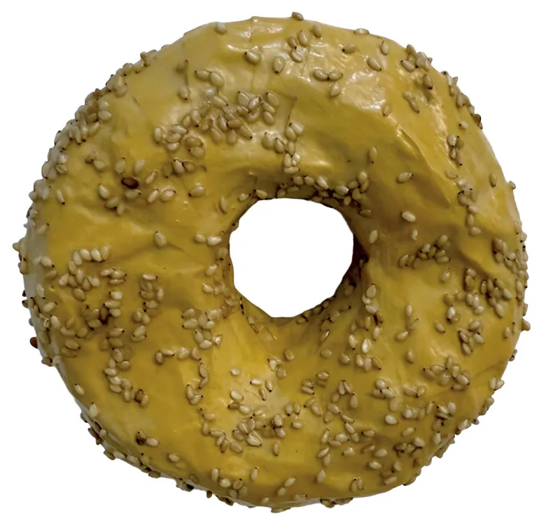 «Wall Bagel Sm (Sésame)» par Ashley Roark