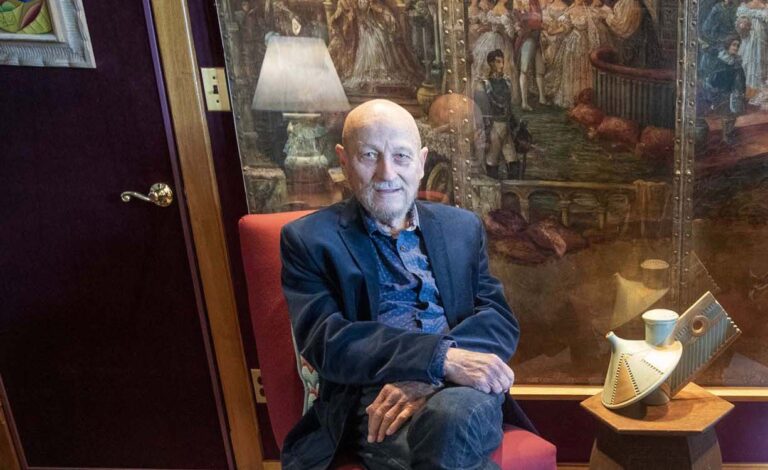 Le chanteur, compositeur et collectionneur d'art Bobby Gosh est décédé à 89 ans
