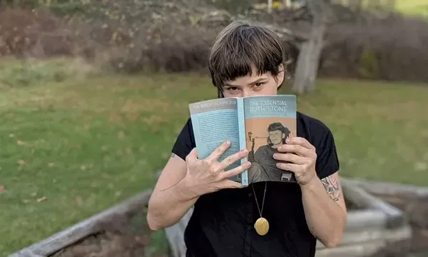 Bianca Stone réfléchit à l'héritage de sa grand-mère et au montage de 