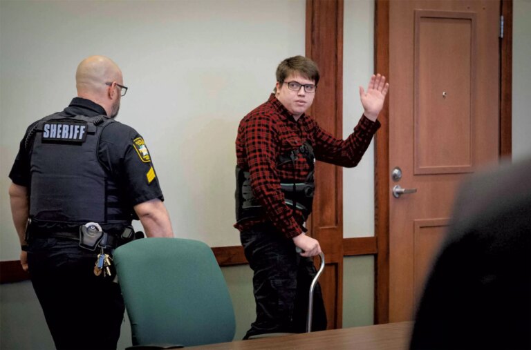 Un rapport pourrait brouiller l'affaire de meurtre lors de la mort d'une recrue de la police