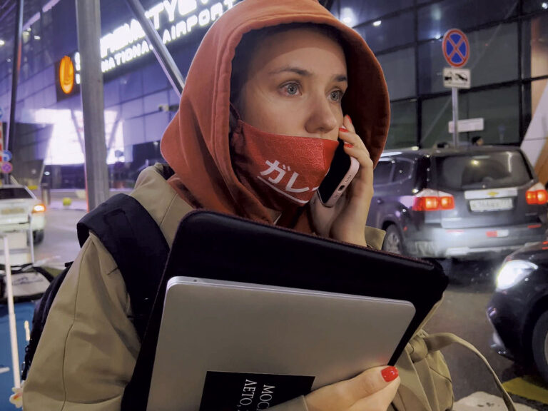 Critique du film « Mes amis indésirables, partie 1 – Dernière diffusion à Moscou »