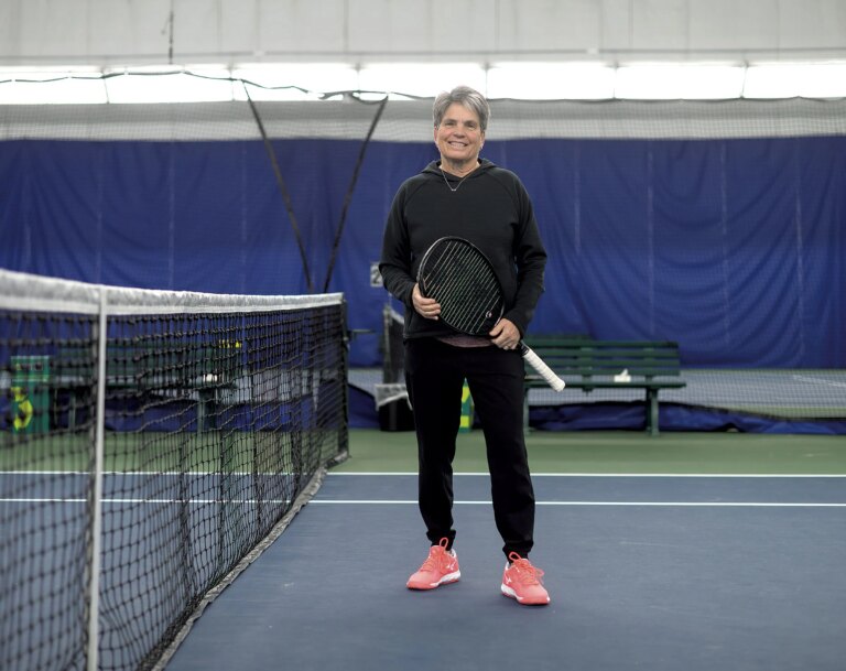 L'ancien directeur sportif de Burlington règle une poursuite pour l'égalité salariale pour 475 000 $