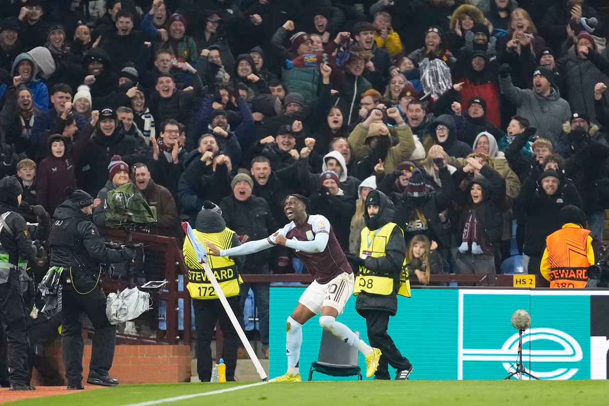Aston Villa bat Salzbourg avec un retour en Ligue Europa en seconde période