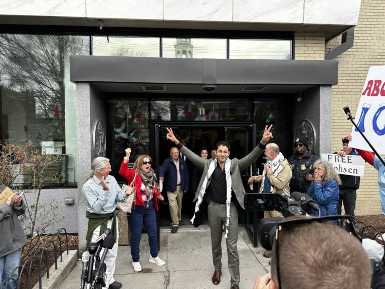 Avec la libération de Mahdawi, un journaliste ressent le poids de l'Histoire