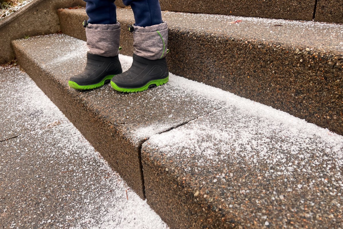 Comment choisir le bon déglaçant cet hiver et protéger votre propriété