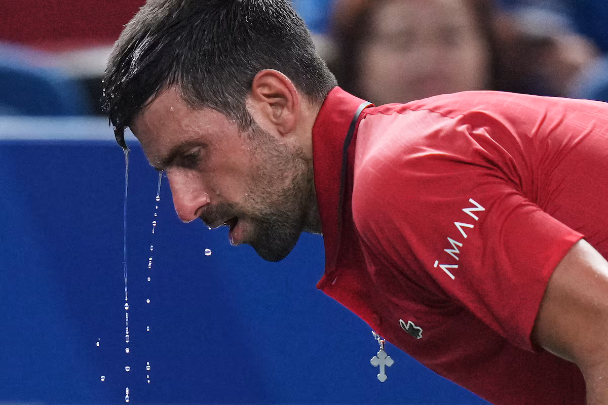 Djokovic se retire du tournoi de préparation de l'Open d'Australie d'Adélaïde