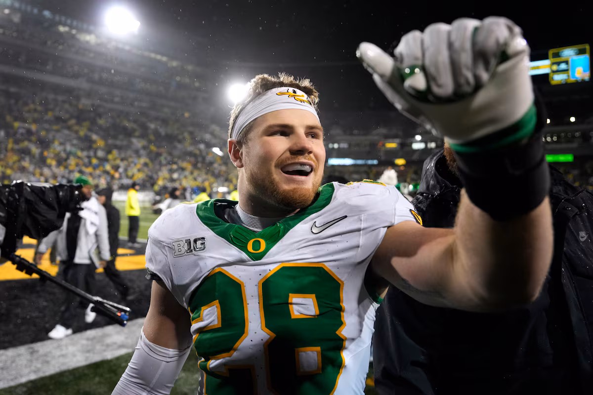 Espoir des Astros de Houston, Bryce Boettcher de l'Oregon se concentre sur un titre CFP