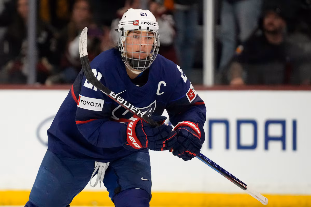 Hilary Knight s'apprête à faire sa cinquième apparition aux Jeux olympiques alors que le hockey féminin américain dévoile sa liste de 23 joueuses
