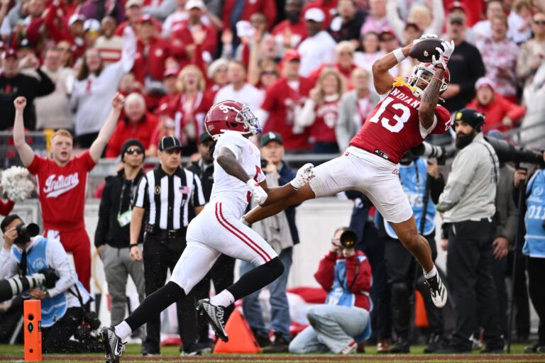 L'Indiana, tête de série, bat l'Alabama et se qualifie pour les demi-finales du CFP