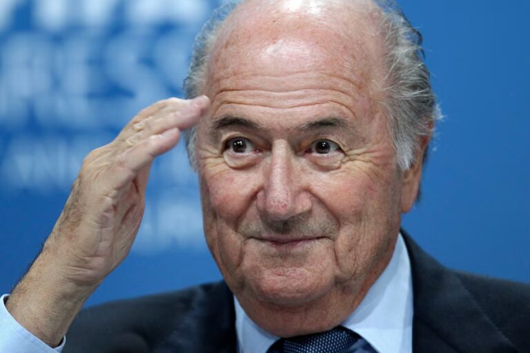 L'ancien président de la FIFA, Sepp Blatter, se joint aux appels au boycott de la Coupe du monde aux États-Unis.
