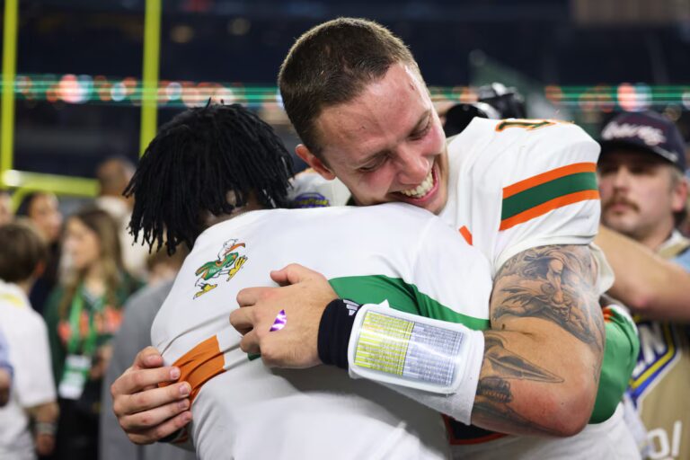 Le Texas en deux étapes dans le CFP permet à Miami de gagner avant de jouer pour un titre national à domicile