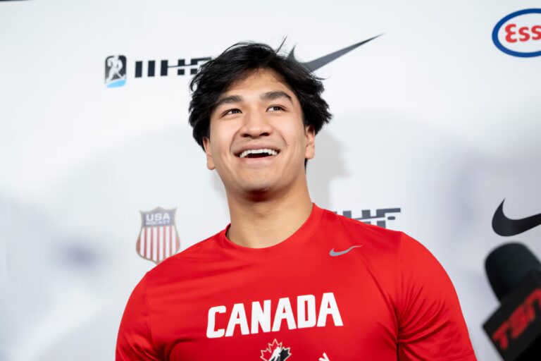 Le défenseur canadien Parekh fait les choses à sa manière au Mondial junior