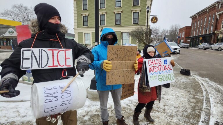 Le gouverneur Scott dit « assez » après que des agents fédéraux ont tué un homme de Minneapolis