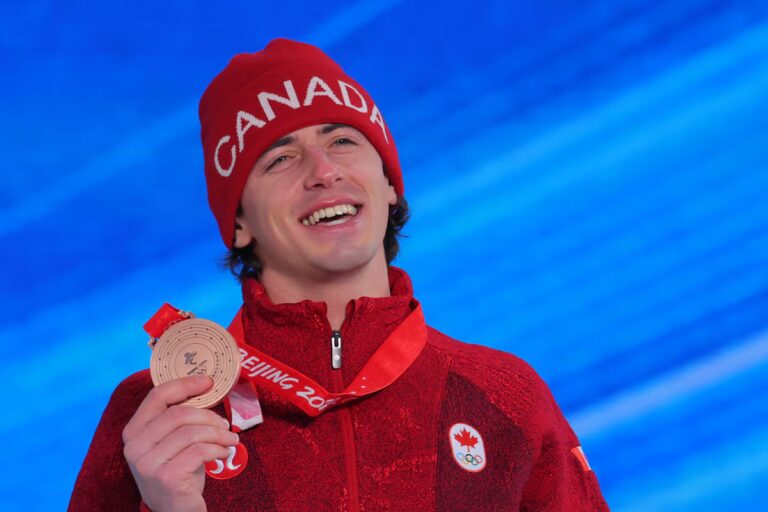 Mark McMorris et Laurie Blouin à la tête de l'équipe olympique canadienne de snowboard