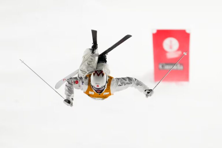 Mikaël Kingsbury s'apprête à revenir prudemment à la Coupe du Monde