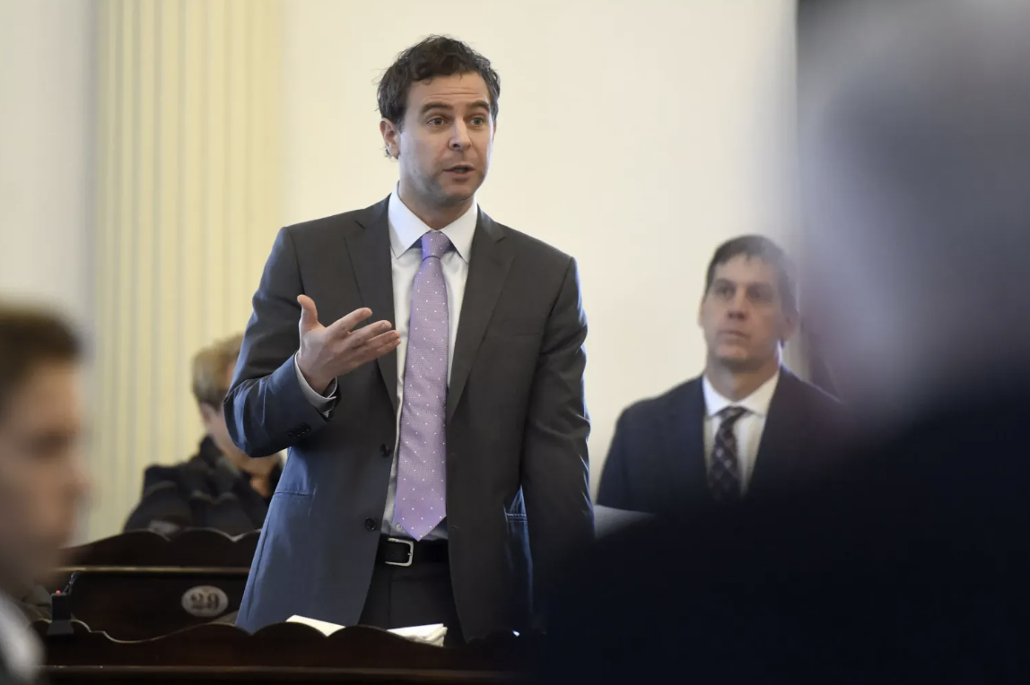 Tim Ashe se présente comme auditeur de l'État du Vermont