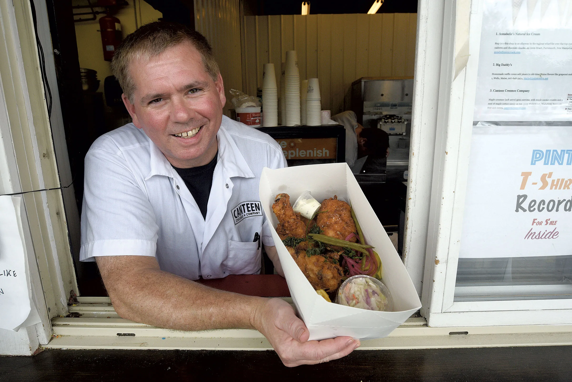 Un écrivain culinaire surprend un chef avec James Beard News