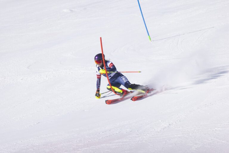Mikaela Shiffrin remporte l'or olympique en slalom féminin