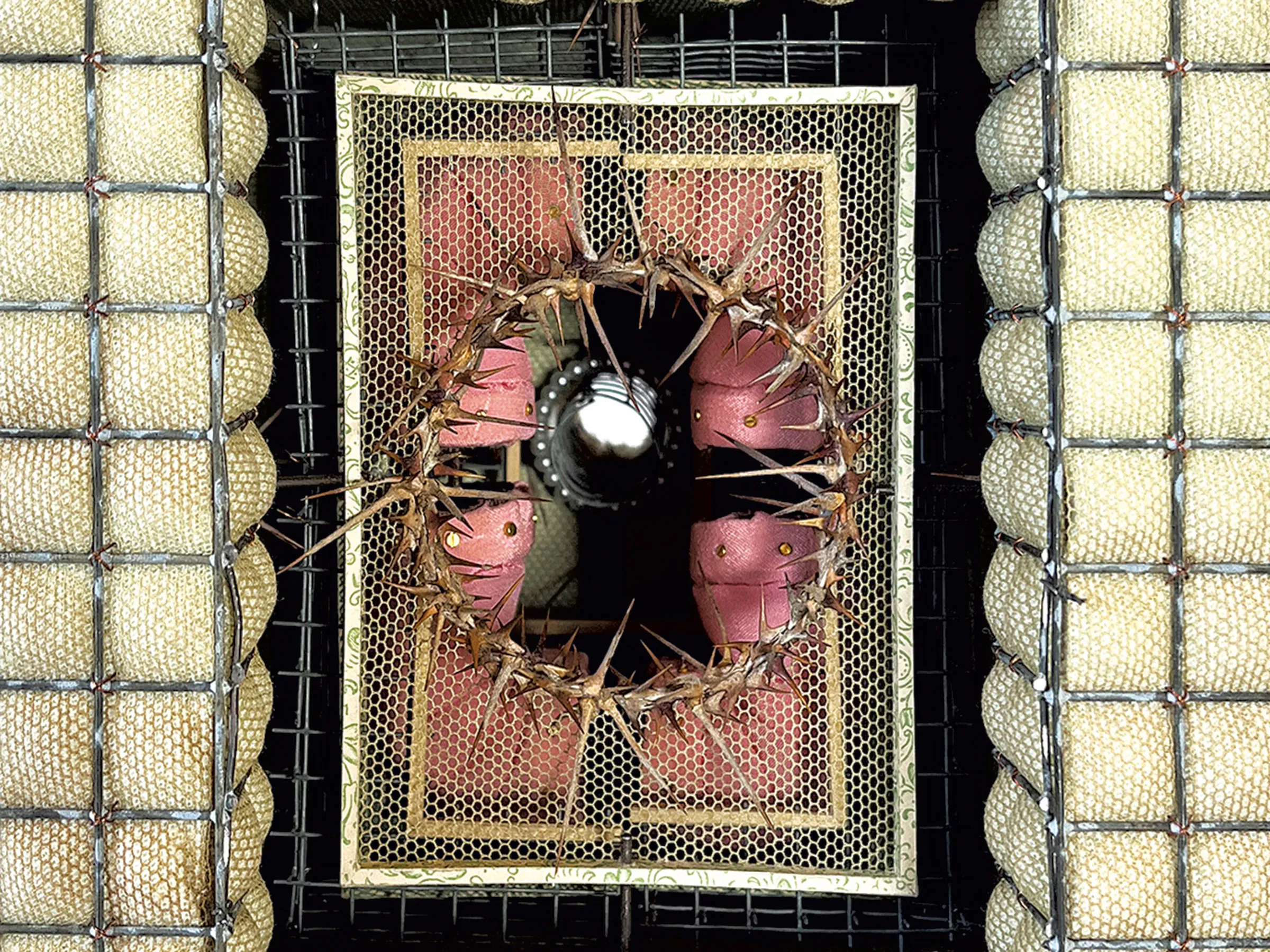 L'artiste Dan Waller transforme les déchets en objets précieux à Kishka