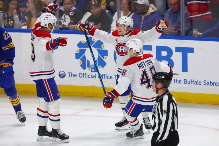 Caufield marque deux fois alors que les Canadiens battent les Sabres 4-2
