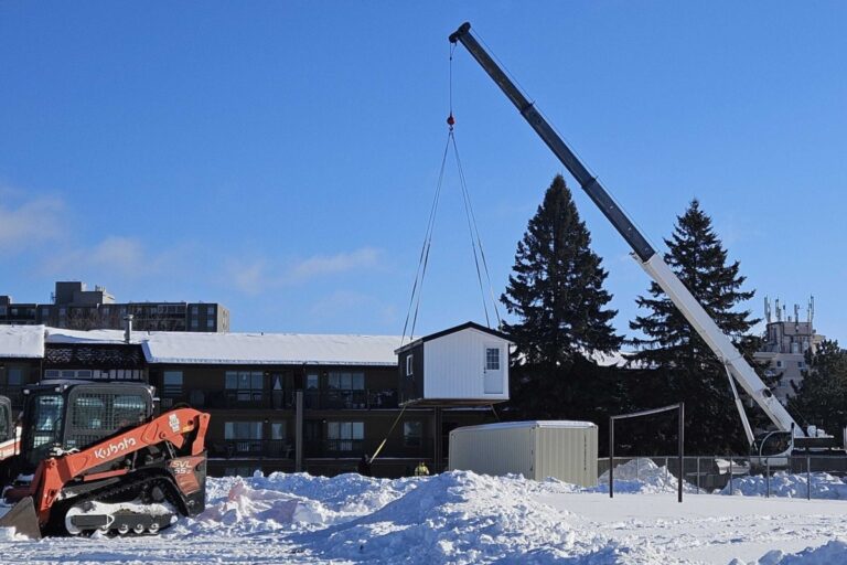 « C'est pratique, c'est plein air » : un programme élargi initie les enfants à la construction et aux métiers