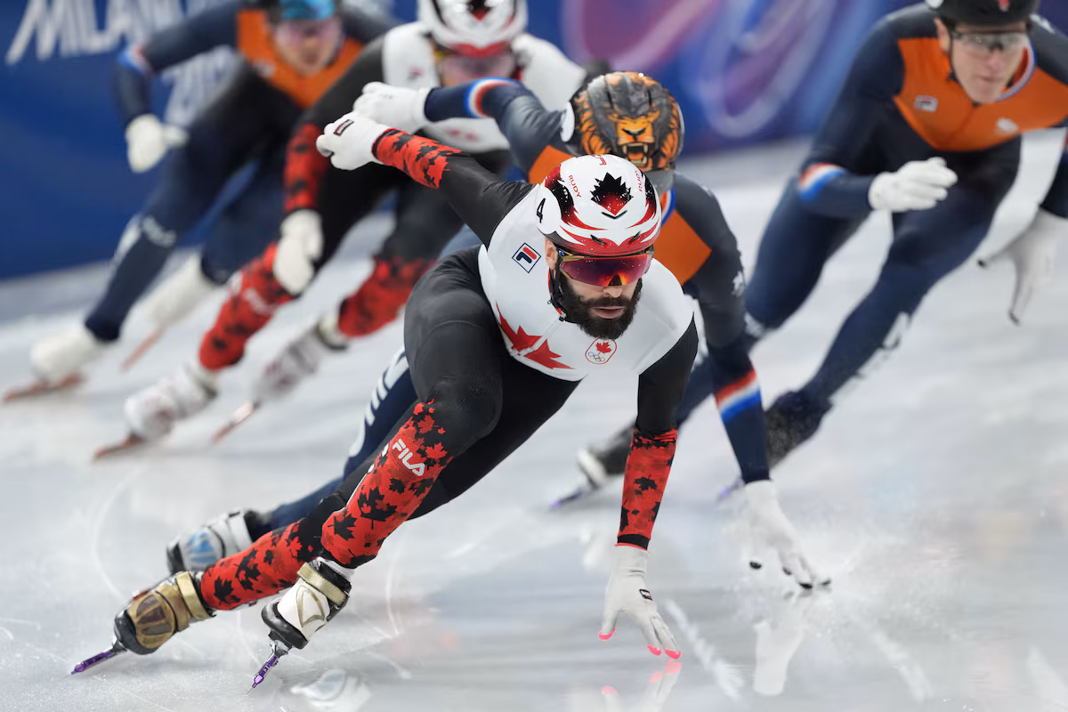 Dubois remporte l'or sur courte piste, avec une passe décisive de Dandjinou