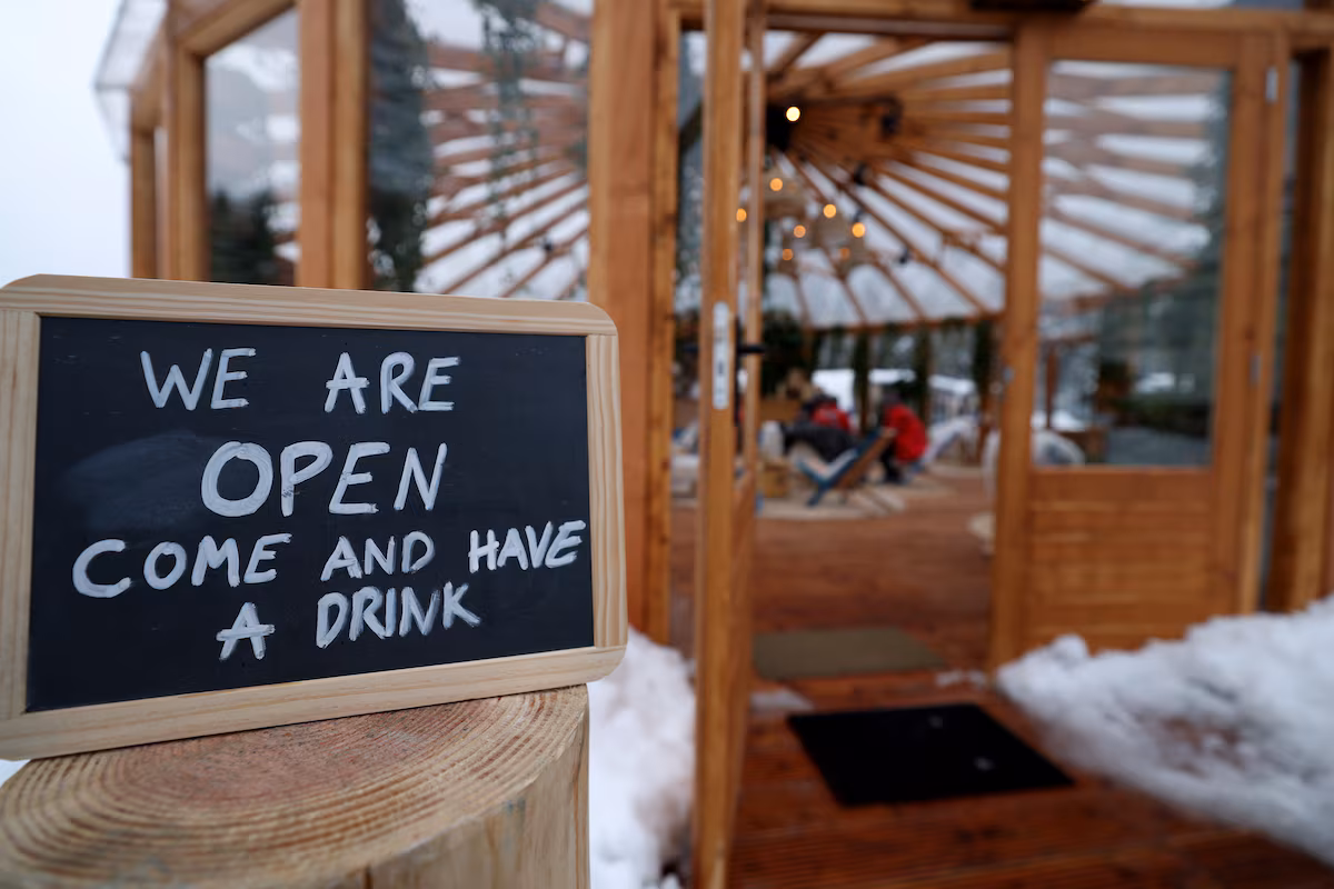 Jeux olympiques d'hiver 2026 : alors que les Jeux touchent à leur fin, l'heure est aux détournements