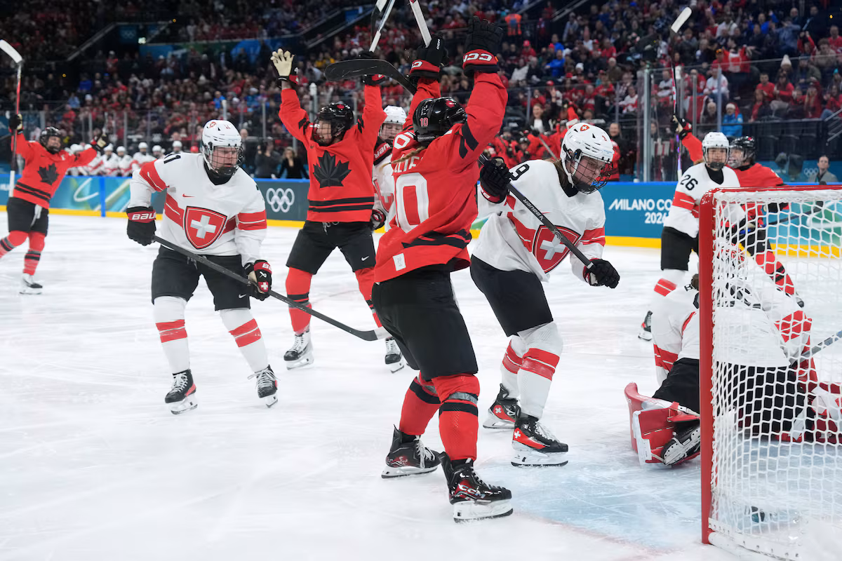 Le Canada échappe au désastre en demi-finale en battant la Suisse 2-1 pour préparer les États-Unis à une confrontation pour l'or