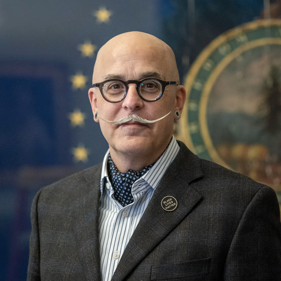 Le comité d’éthique de la Chambre rejette la plainte des Abénakis du Vermont