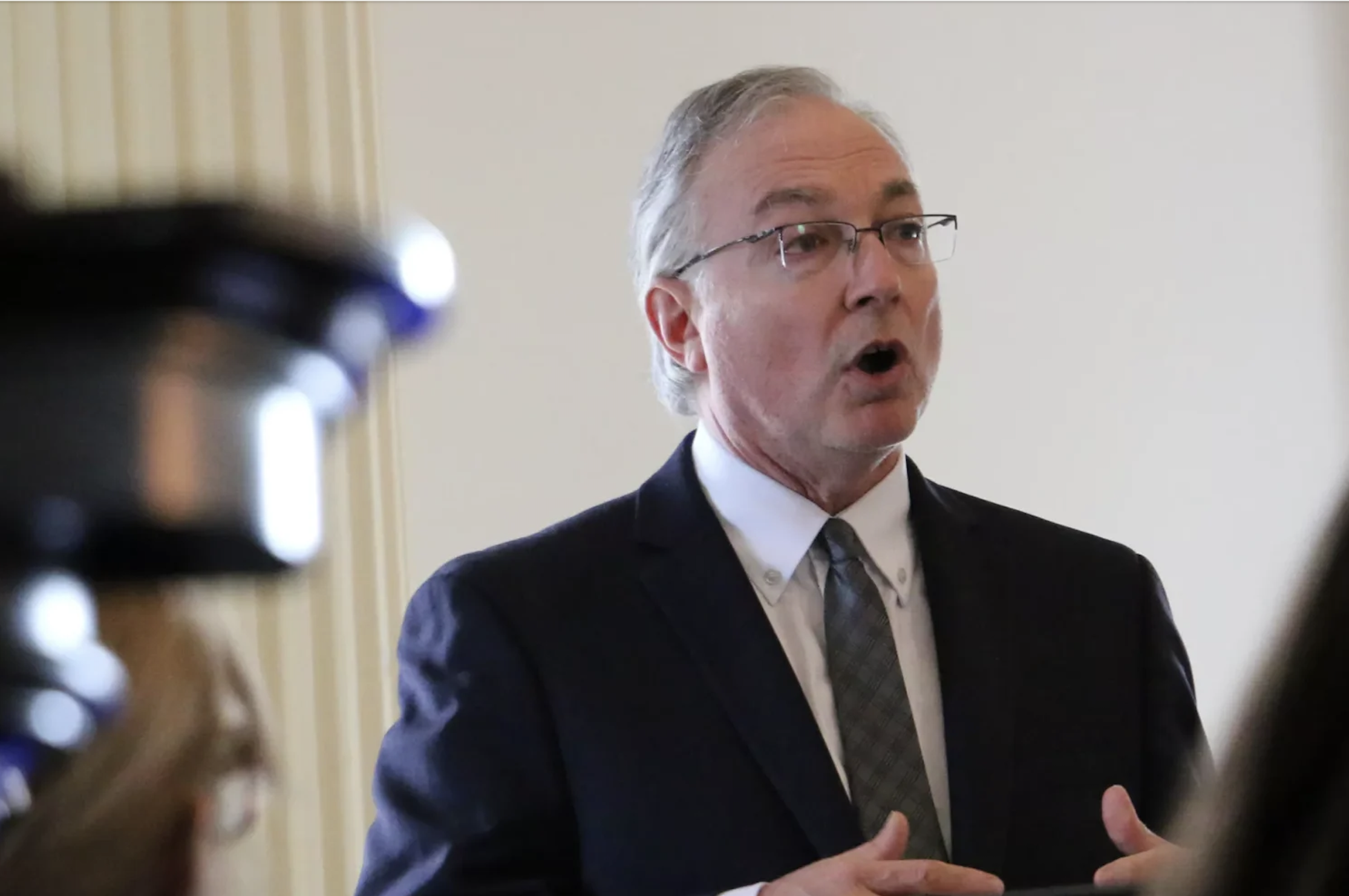 Le président du Sénat, Baruth, ne se représentera pas