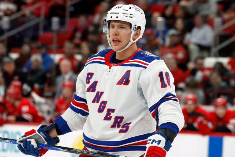 Les Kings acquièrent Panarin, le meilleur marqueur, dans un échange avec les Rangers