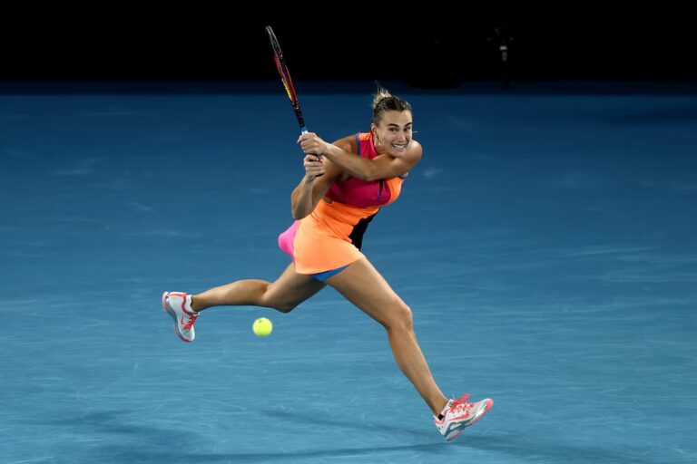 Sabalenka bat Svitolina pour affronter Rybakina en finale de l'Open d'Australie