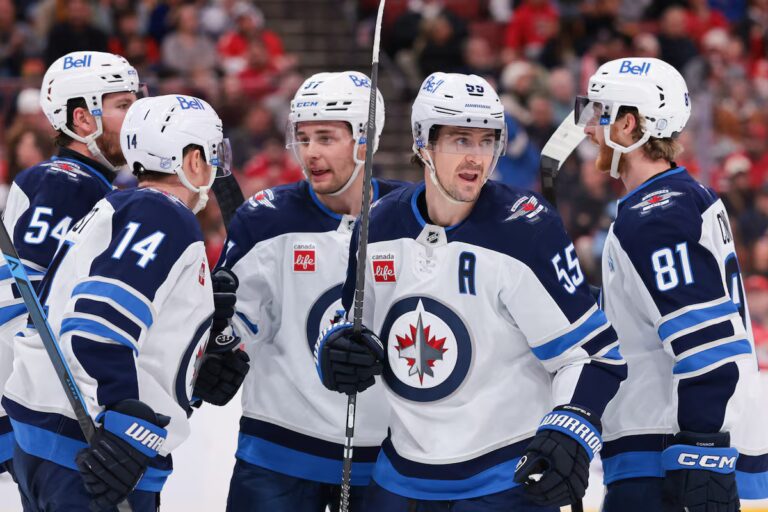 Un but tardif de Scheifele pousse les Jets de Winnipeg à une victoire 2-1 contre les Panthers