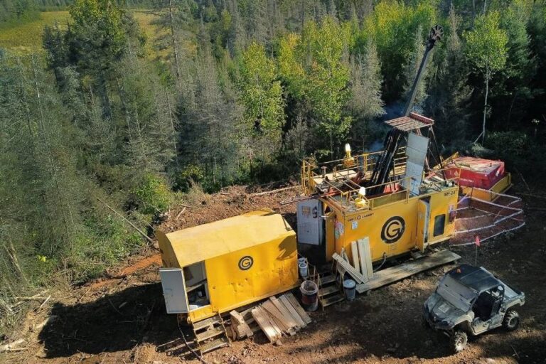 Un explorateur de minéraux teste le processus de biolixiviation sur le gisement de Sturgeon Falls