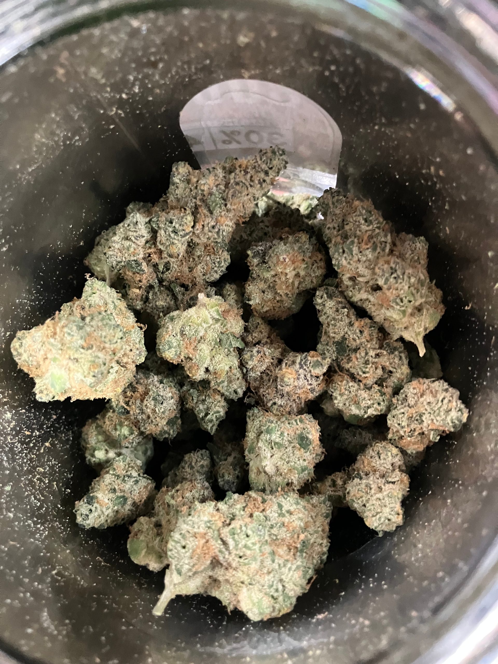 Une importante société de cannabis accusée de ventes illégales