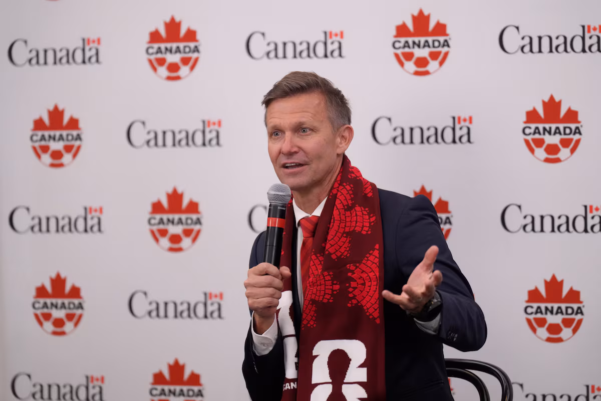 À l'approche de la Coupe du monde, l'entraîneur canadien Jesse Marsch met la sensibilisation au cancer sous les projecteurs
