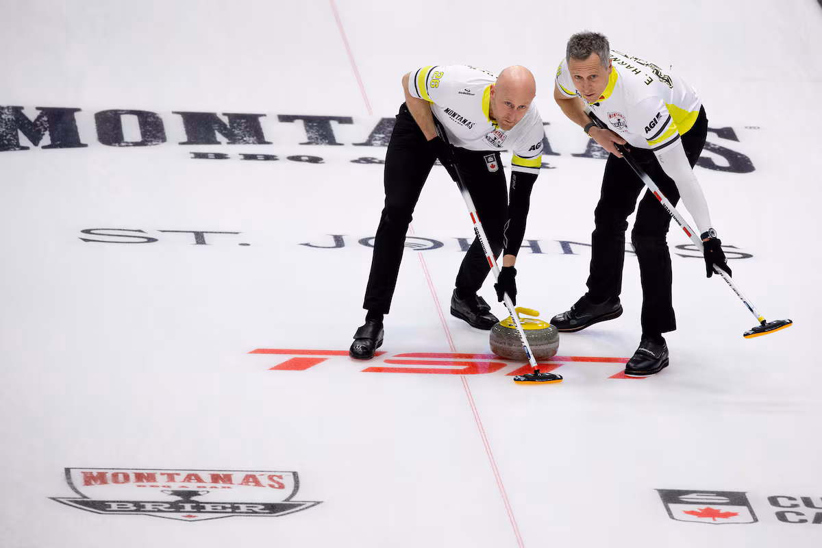 EJ Harnden s'imprègne du dernier hourra du Brier avec son frère Ryan